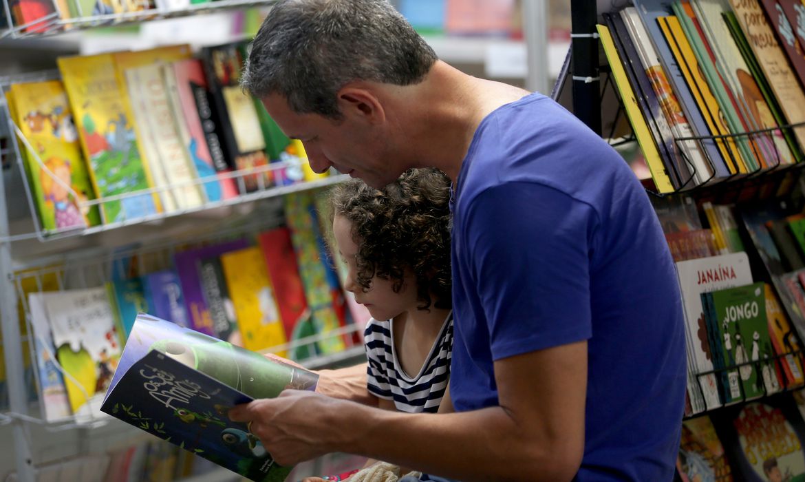 O Brasil precisa melhorar taxa de leitura (Wilson Dias/Agência Brasil)