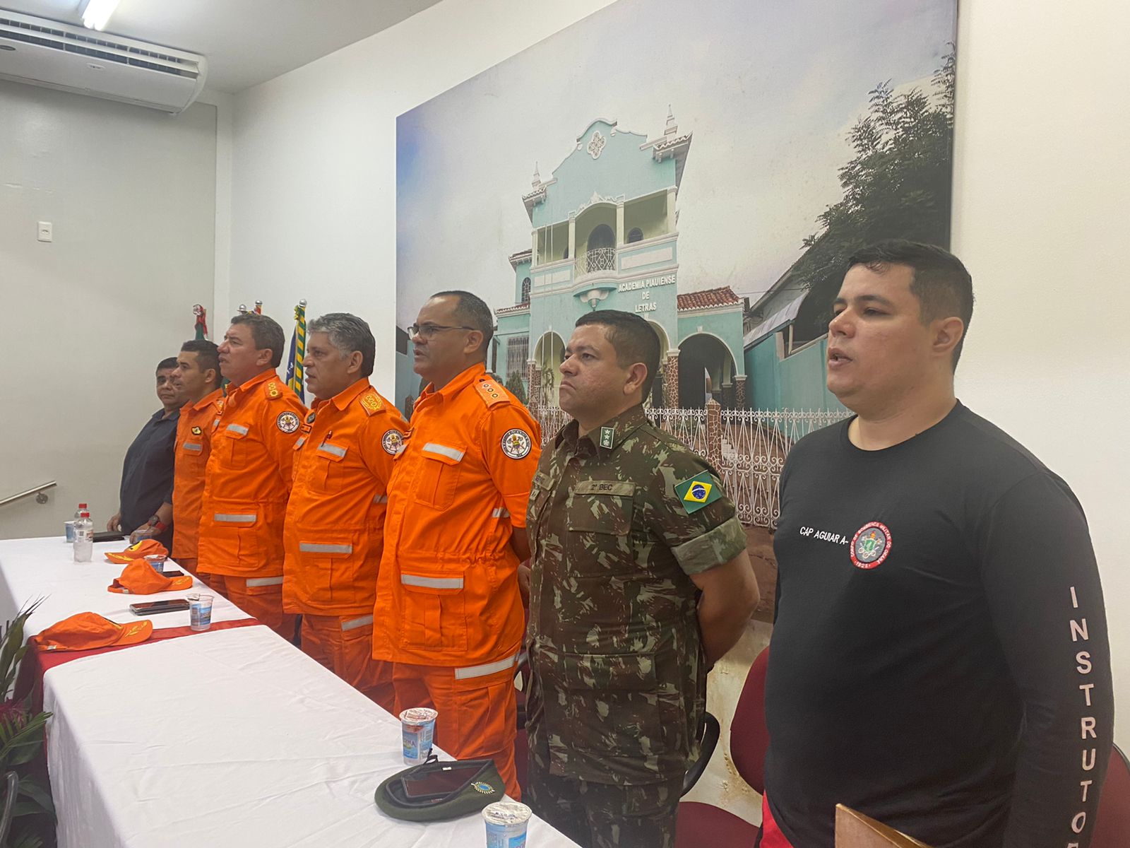 Mesa de honra: Cel BM Kleber, Cel BM Emídio, TC BM Sarvio, TC BM Helio, Maj EB Sérvio, cap BM Flaubert e cap BM André.