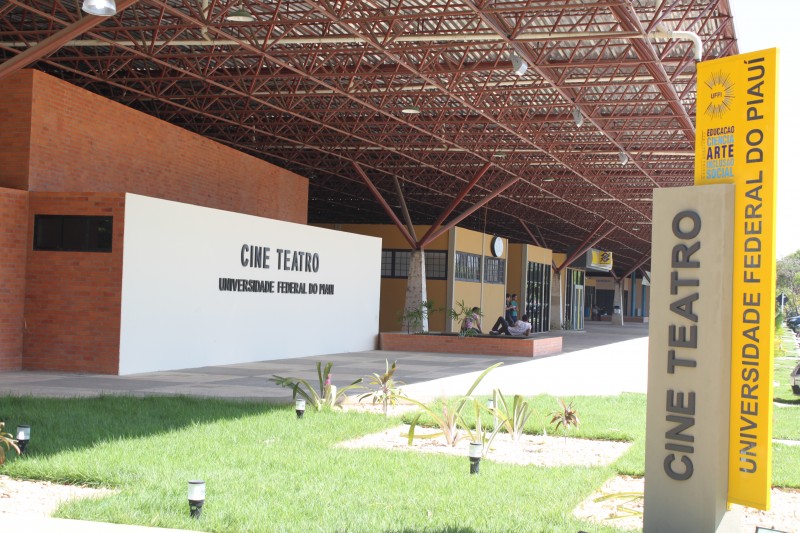 Cine-Teatro da UFPI, local da posse do novo acadêmico.