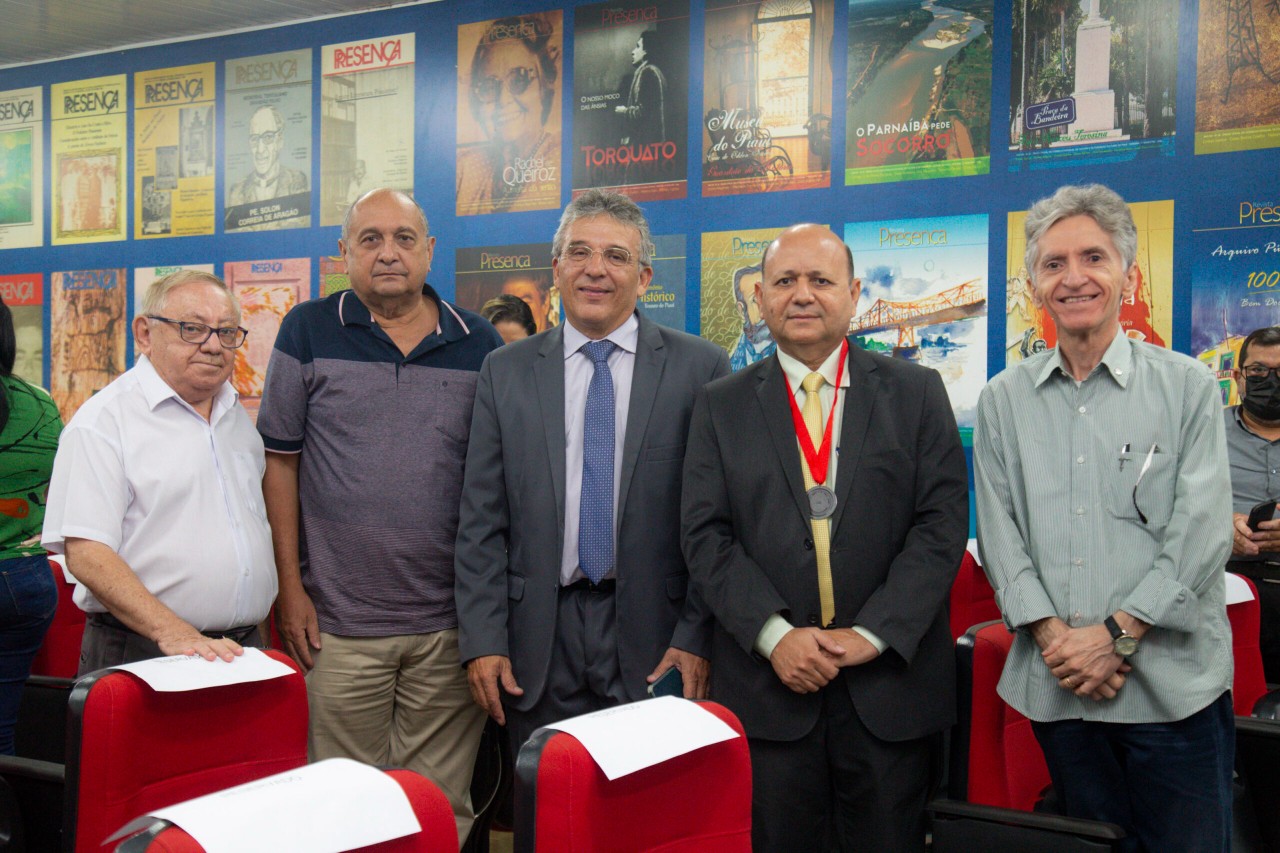 Acadêmicos no auditório do Conselho Estadual de Cultura.