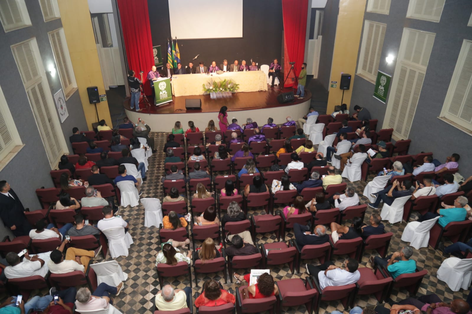 Sessão conjunta da APL e do Instituto Histórico de Oeiras.