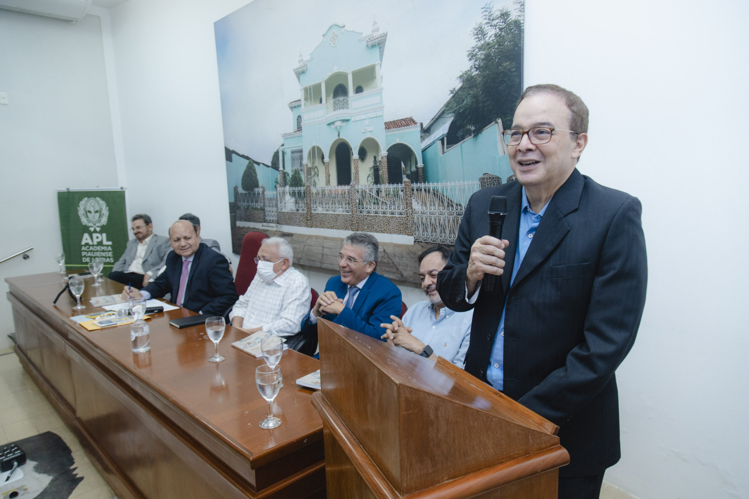 Petrônio Portella Filho lança livro na APL.