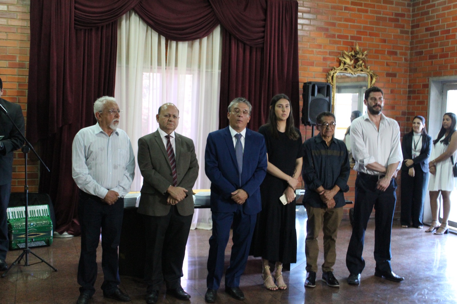 Abertura de exposição na Assembleia.