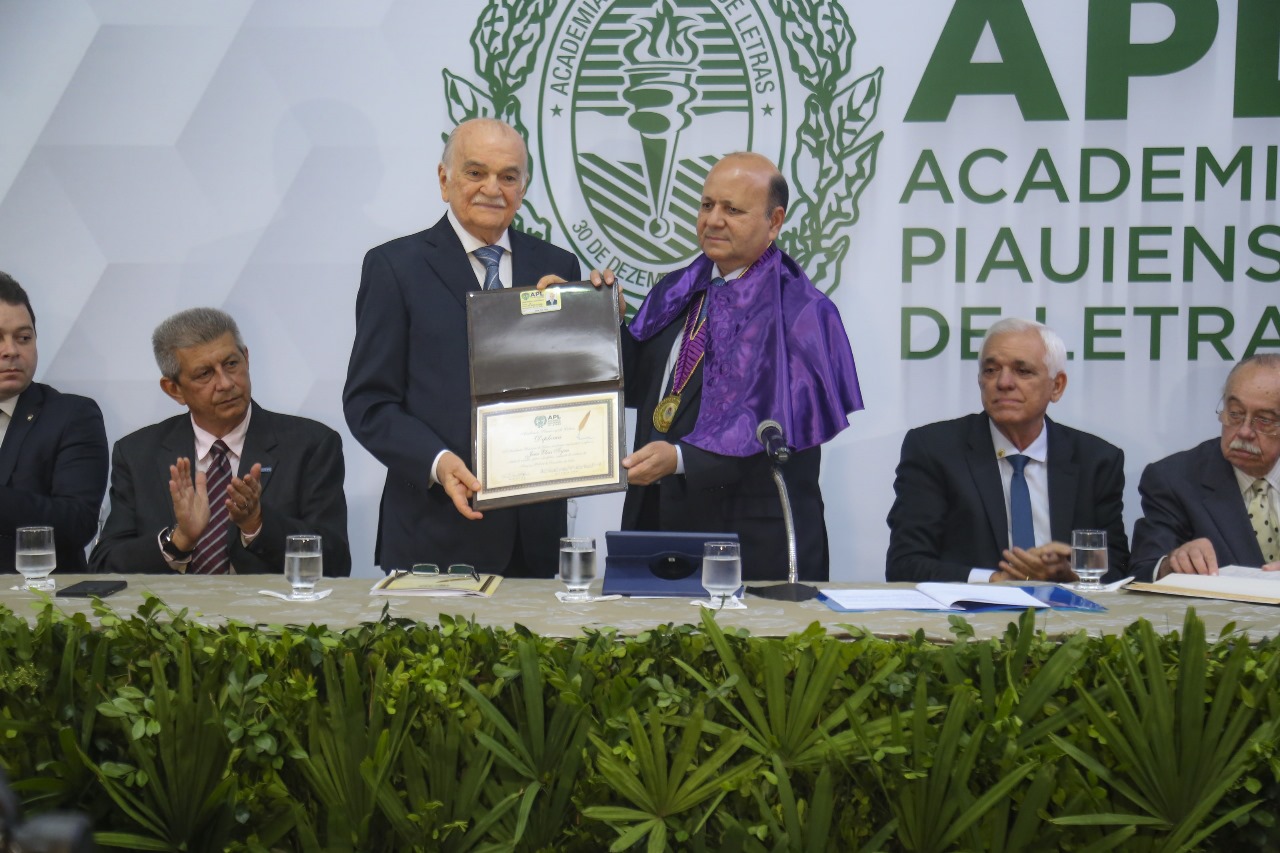 Jesus Tajra é empossado na Cadeira 39 da APL/Imagens: Jairo Moura.