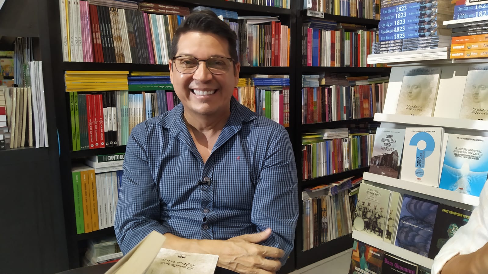 Rivanildo Feitosa, jornalista e escritor: um brasileiro que lê muito.