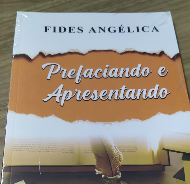 Capa do novo livro da acadêmica Fides Angélica/Reprodução