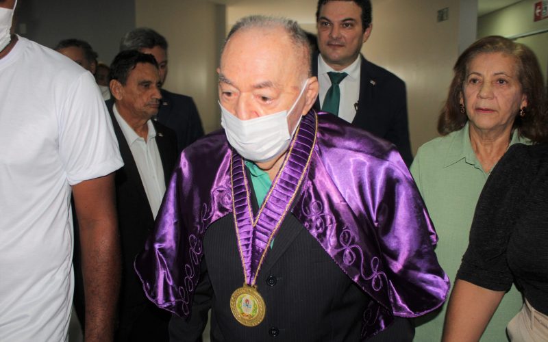 Celso Barros, na celebração dos 100 anos, na OAB-PI.