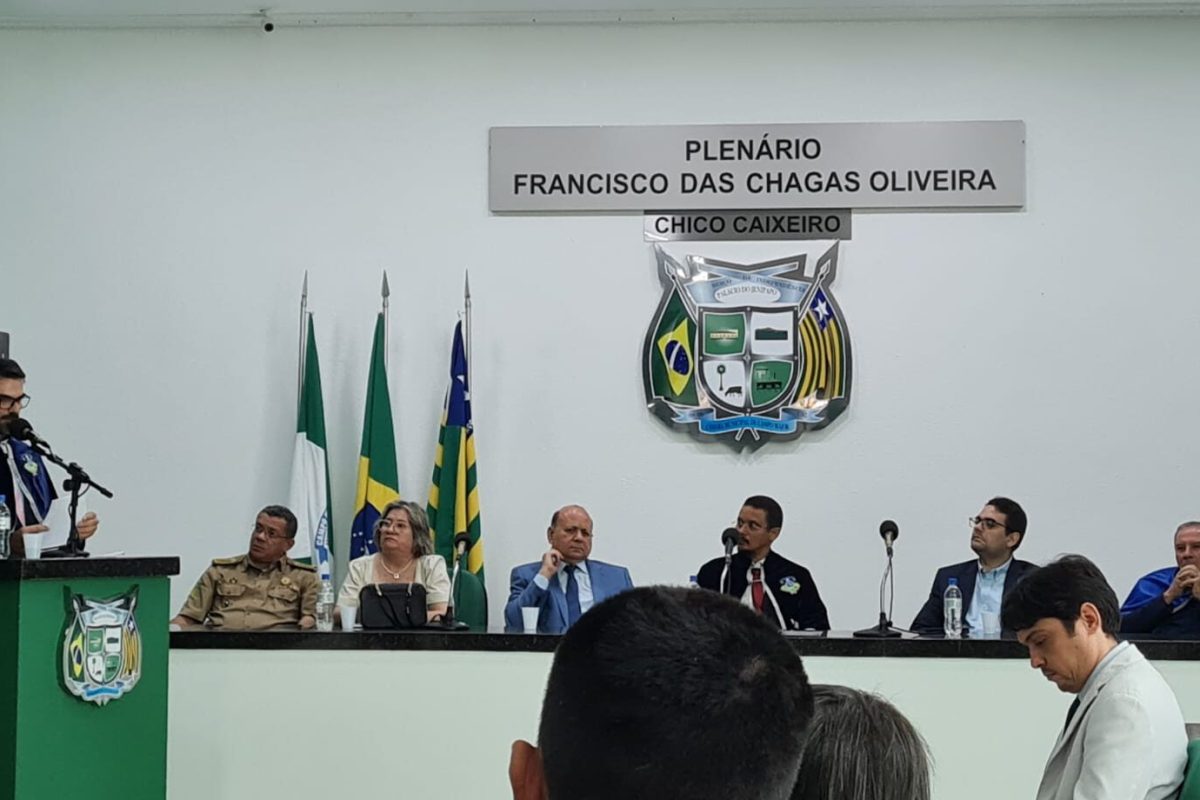 Posse de novos acadêmicos na ACALE