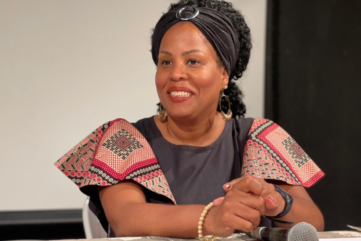 A escritora Cristiane Sobral fez a palestra de abertura do SALÉM.