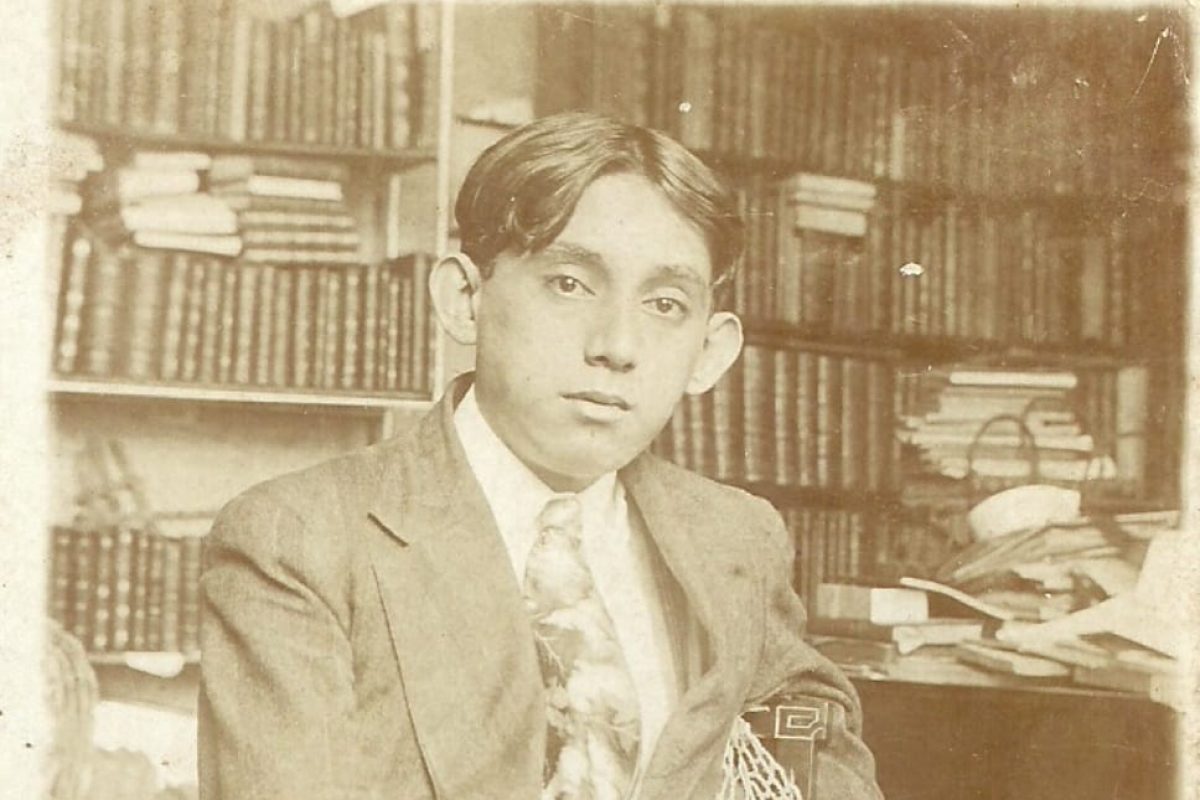 Poeta Alcides Freitas, no Rio de Janeiro, em foto de 1911.
