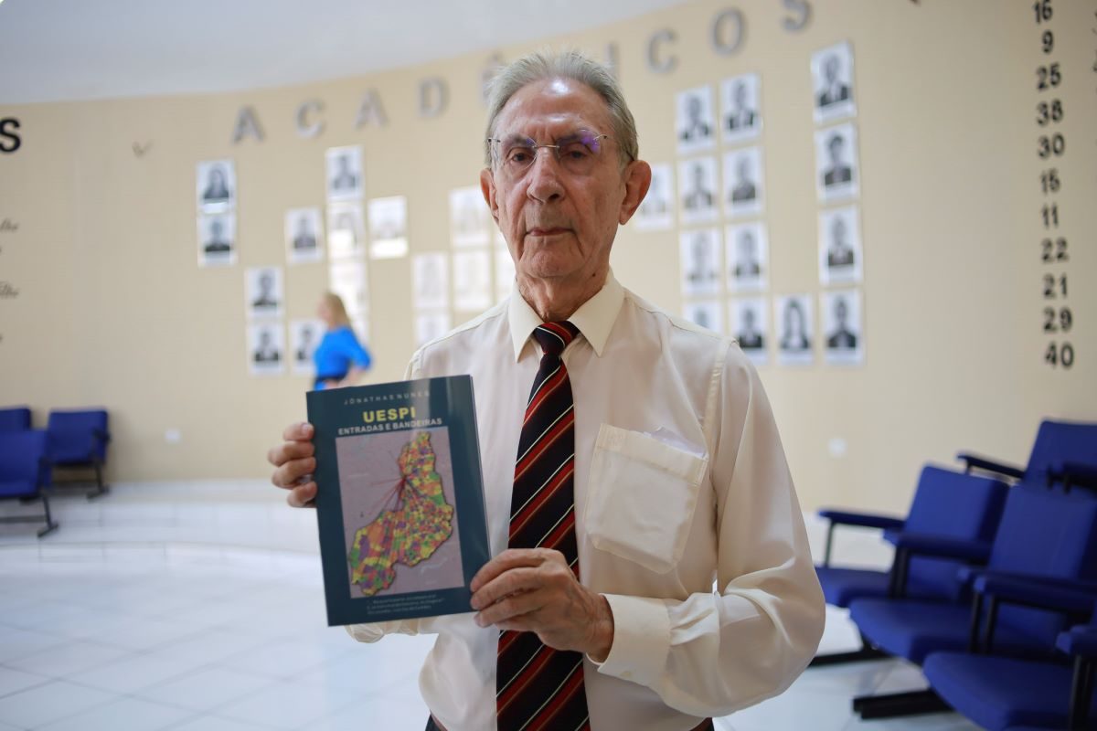 A obra conta a história da Uespi durante os 7 anos em que Jonathas Nunes assumiu a reitoria da instituição. Fotos: Jairo Moura.
