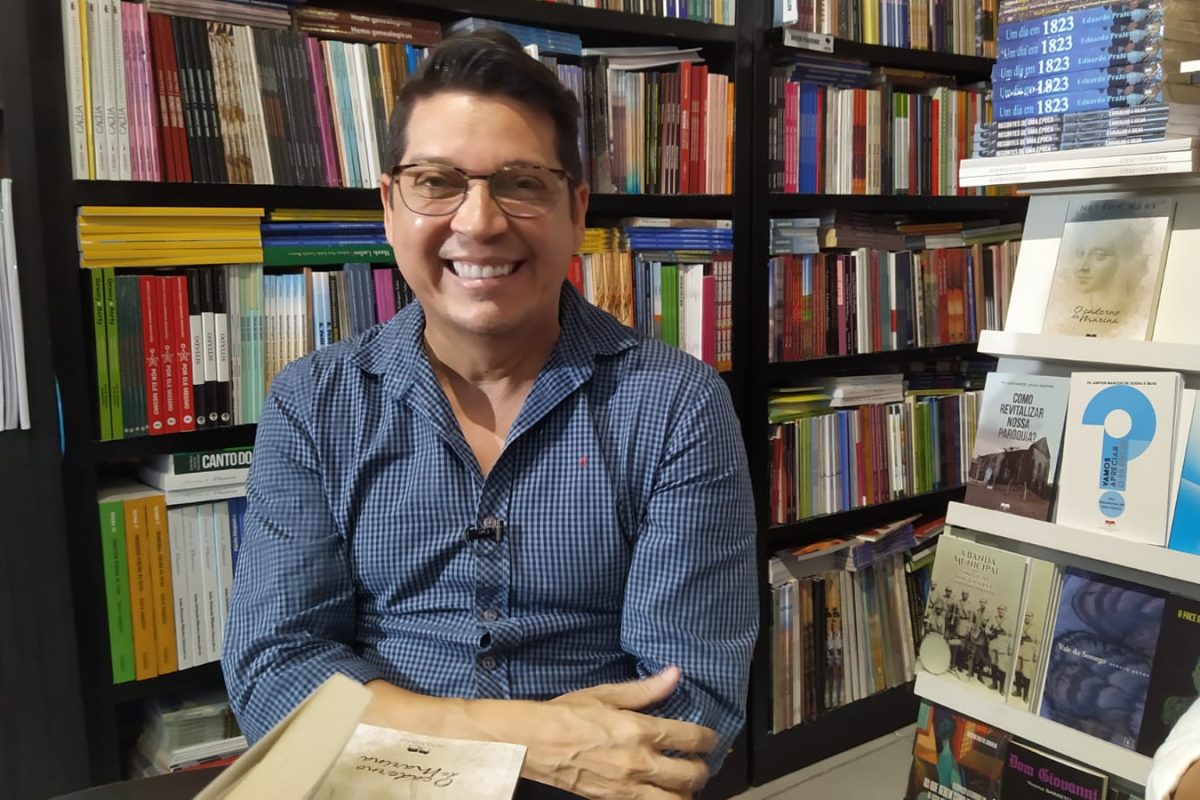 Rivanildo Feitosa, jornalista e escritor: um brasileiro que lê muito.
