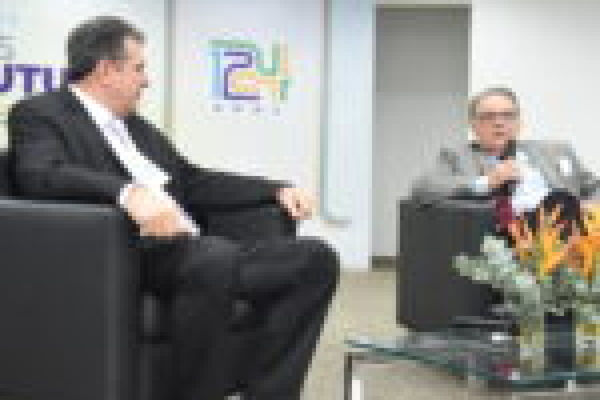 Anfrísio: mediador de palestra no TCE-PI.