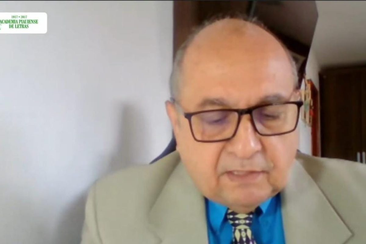 Acadêmico Elmar Carvalho, em Sessão Especial da APL.