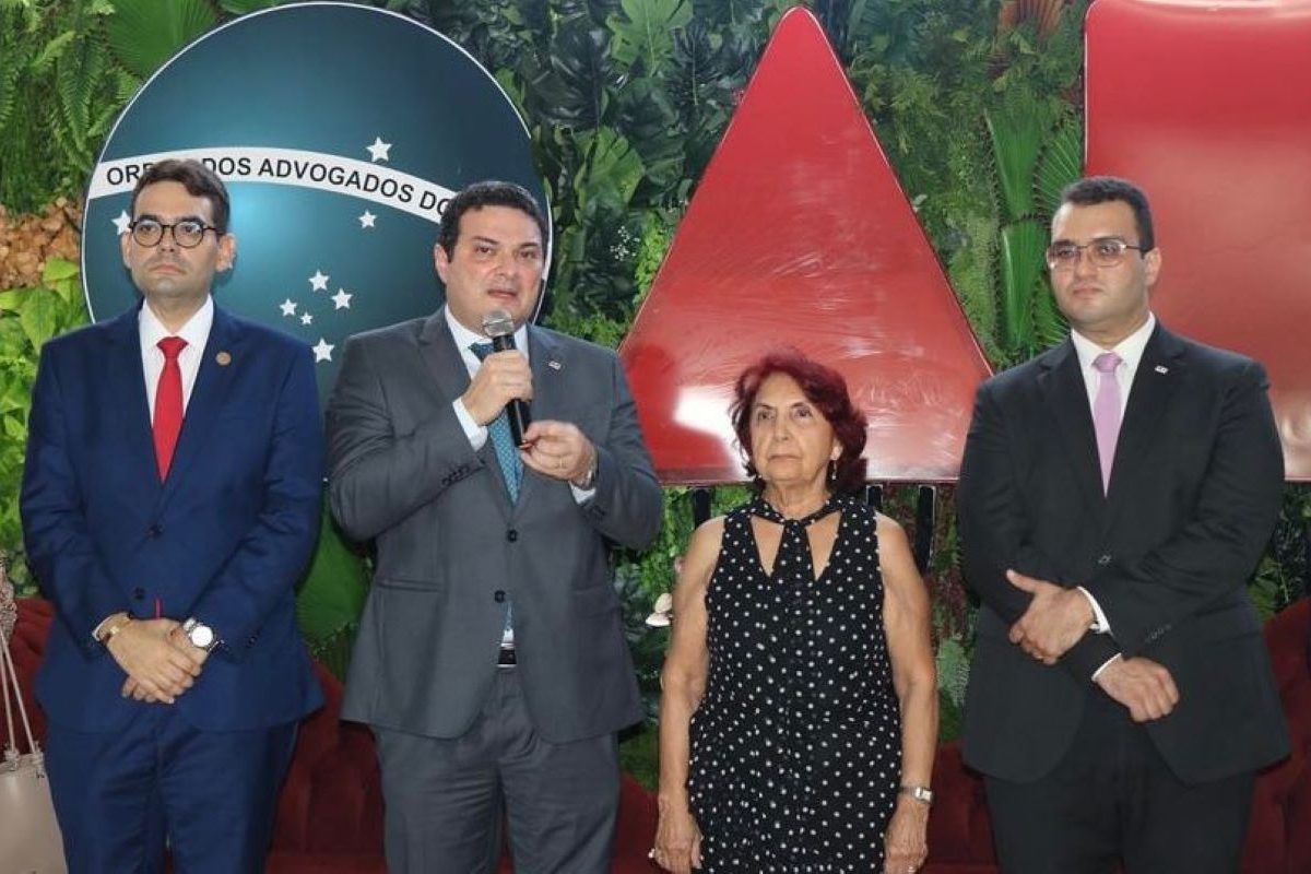Fides Angélica foi homenageada no III Salão do Livro da Advocacia Piauiense (SALAP).