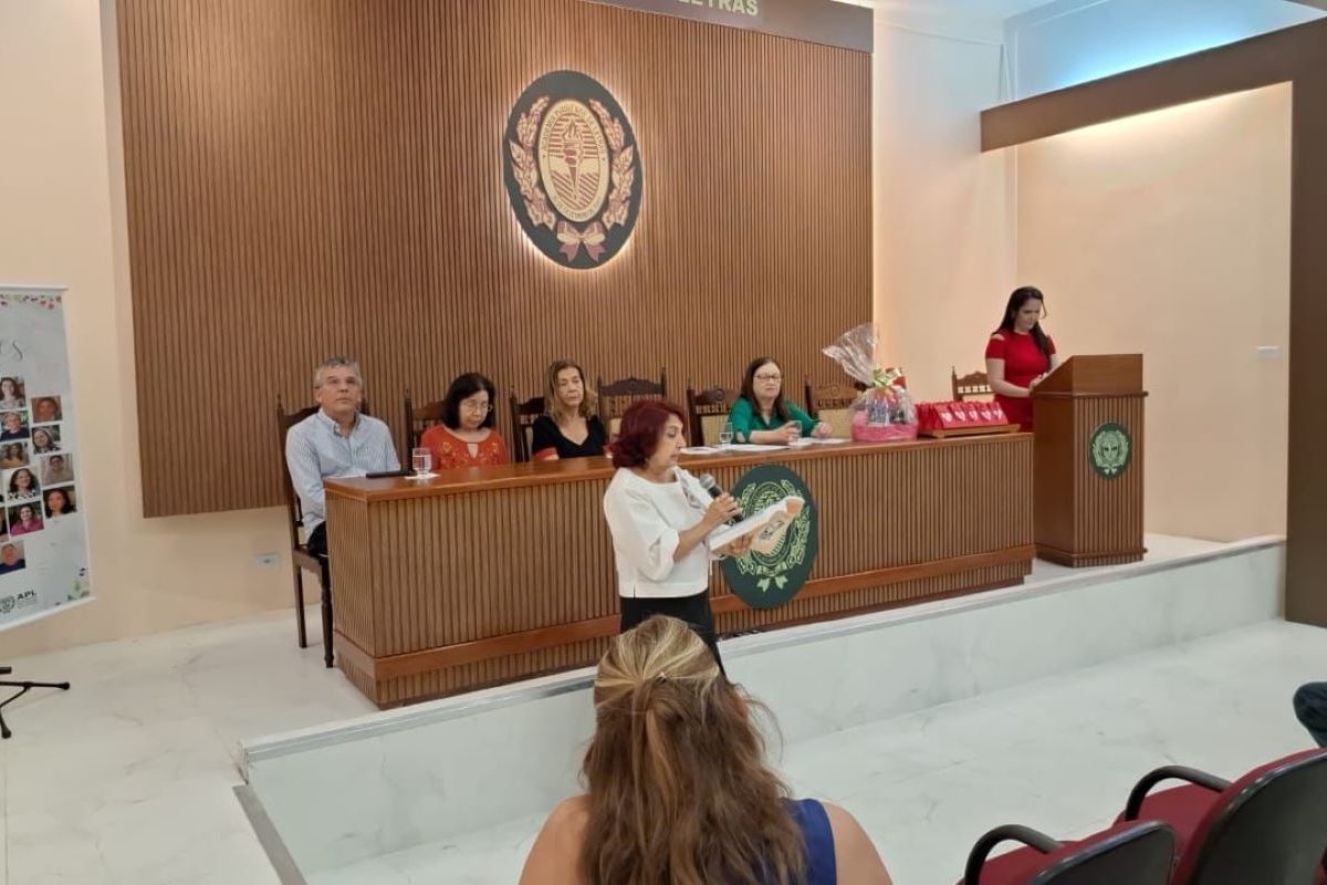 O sarau de poesias contou com a participação de integrantes do Núcleo Feminino.