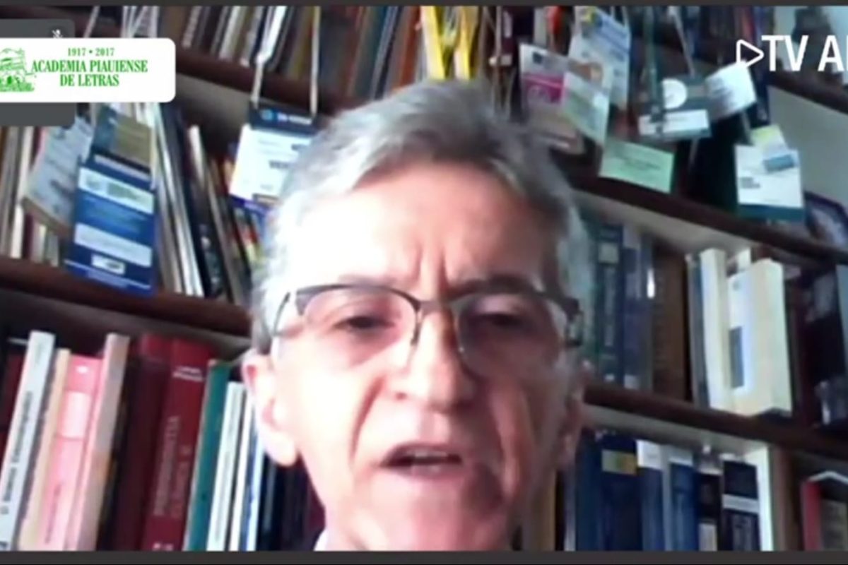 Acadêmico Plínio Macêdo: palestra na APL