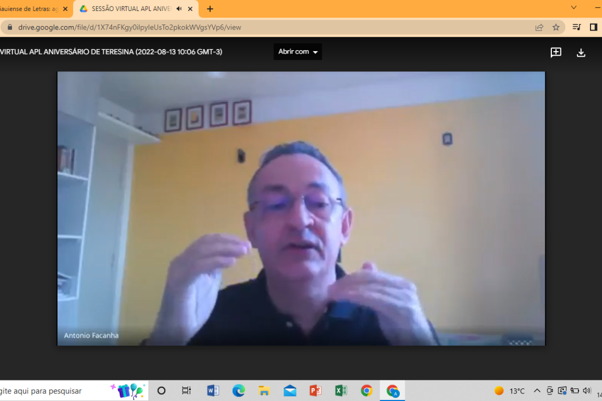 Professor Façanha, da UFPI, faz palestra na APL.
