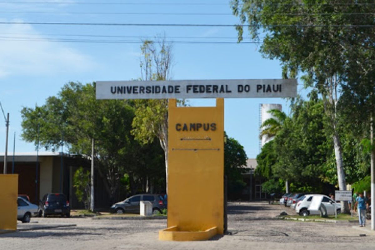 A Faculdade de Admnistração funciona no Campus Reis Velloso, em Parnaíba.